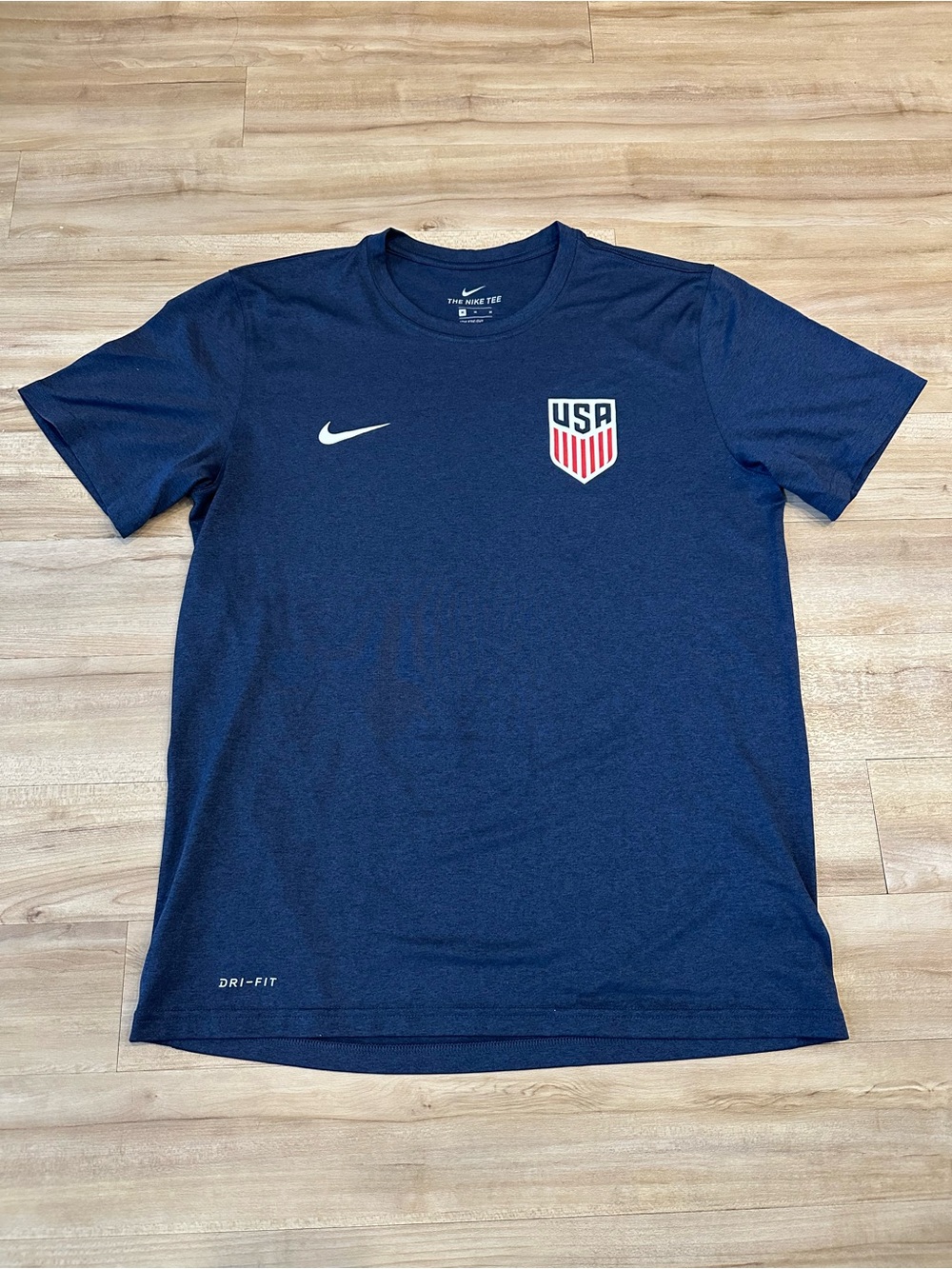 Nike The Nike Tee Dri-Fit Athletic Cut USA Shirt Size Medium